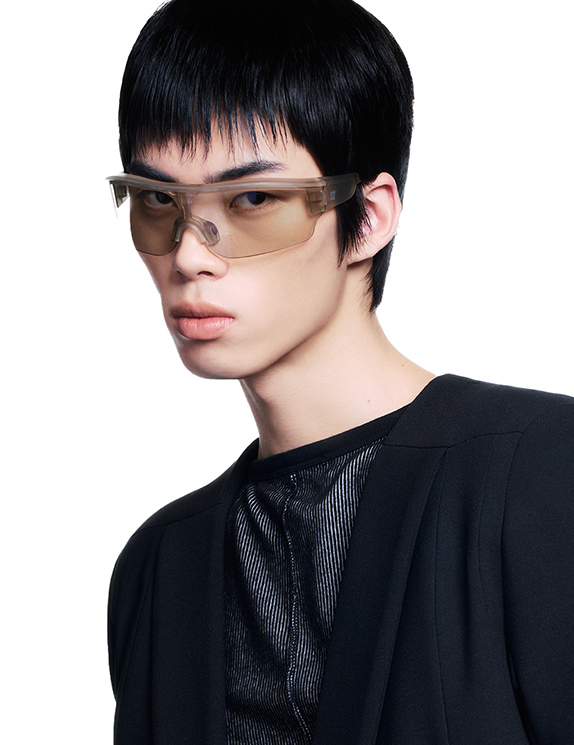 KIM DONG-HYEON